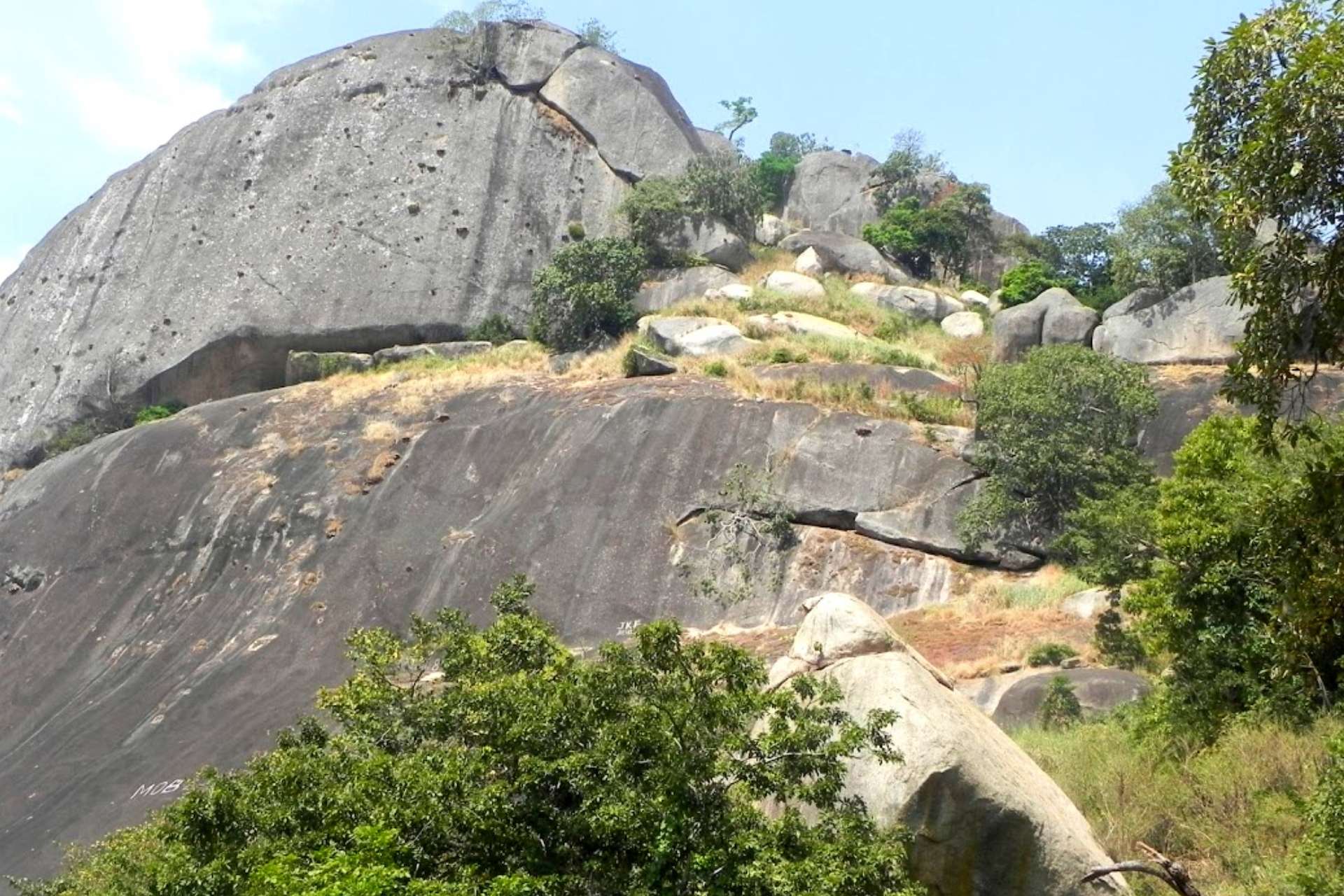 Abanijorin Mountain & Cave Resort